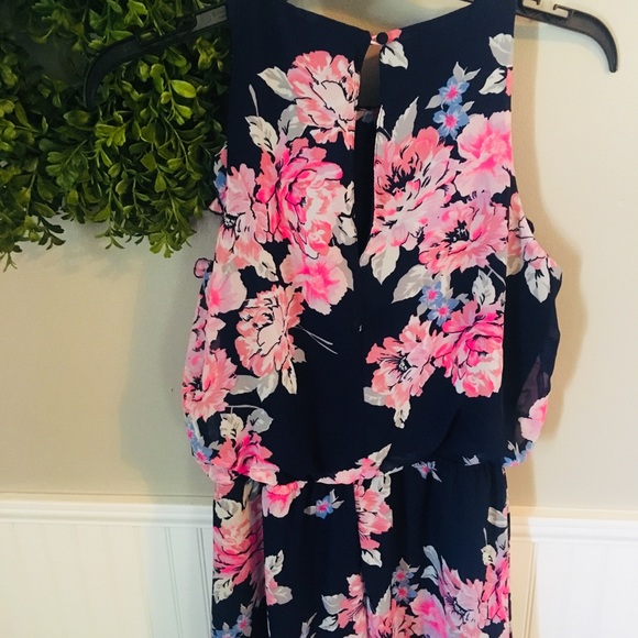 ♦️SOLD♦️Old Navy Floral Dress - Picture 3 of 6